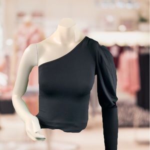 One shoulder top